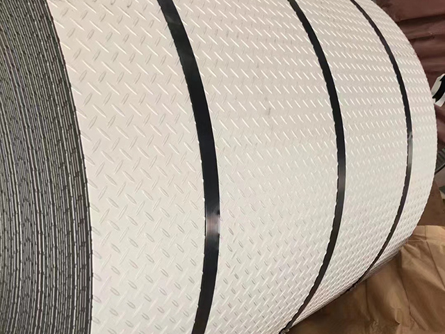 新疆钢铁行业减产：市场如何应对国家政策调控？